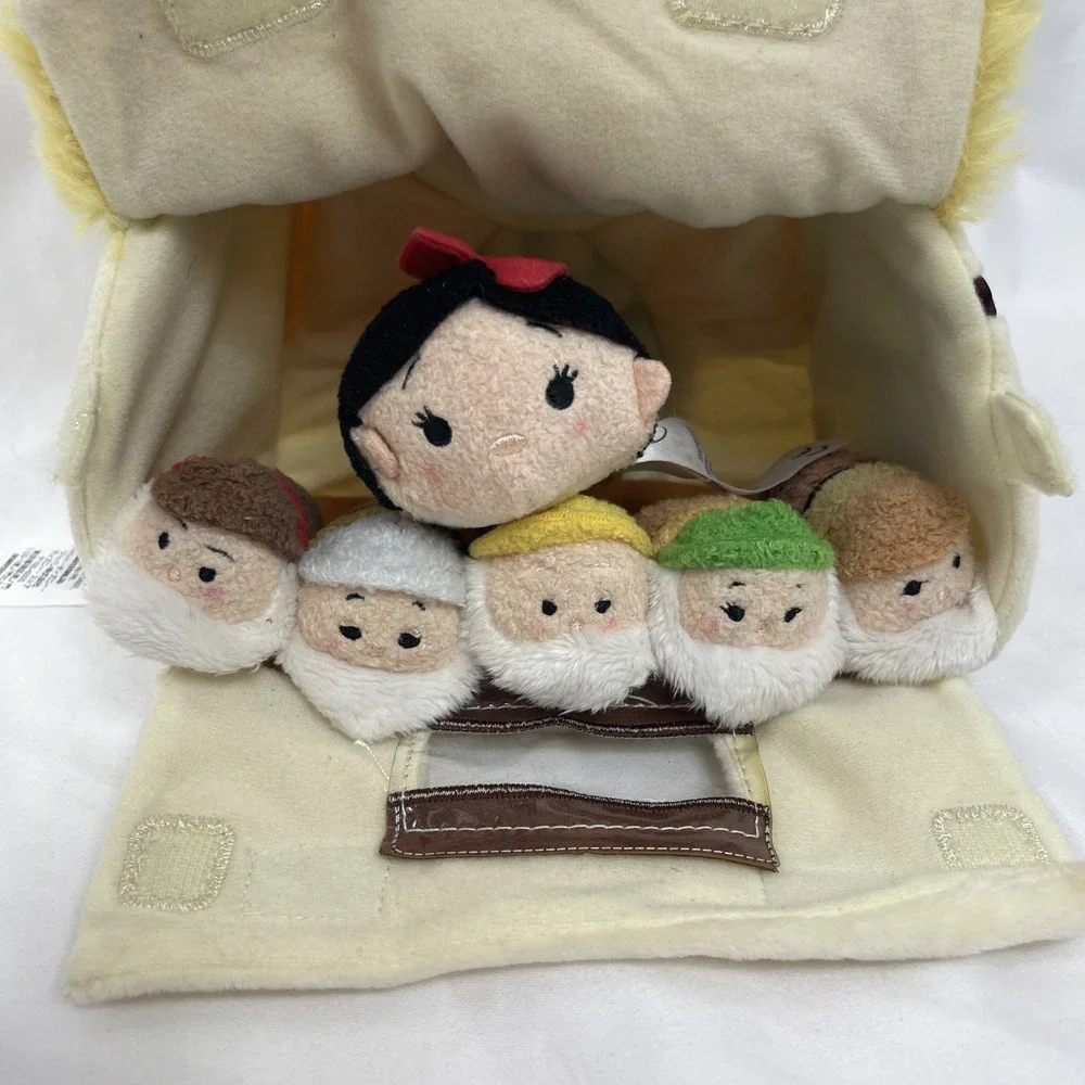 Disney Parks Tsum Tsum Snow White & The Seven Dwarfs Cottage Plush 5‎ Only READ